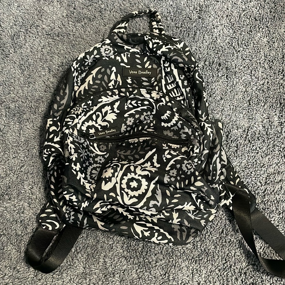 NWOT Vera Bradley black white and grey backpack